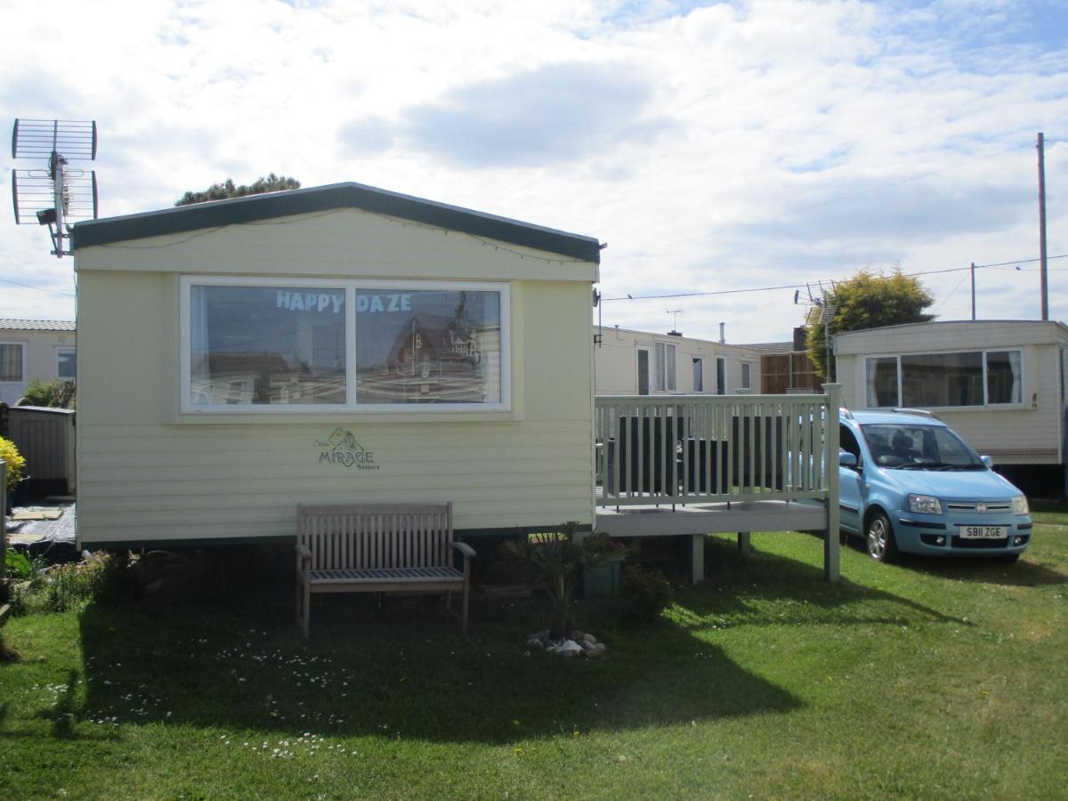 Happydaze Caravan Bacton  Екстер'єр фото