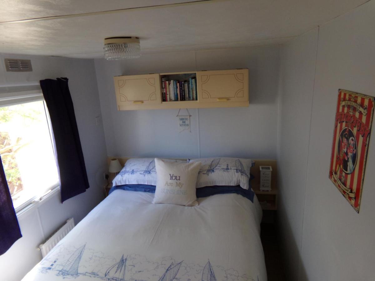 Happydaze Caravan Bacton  Екстер'єр фото