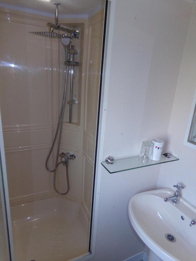 Happydaze Caravan Bacton  Екстер'єр фото